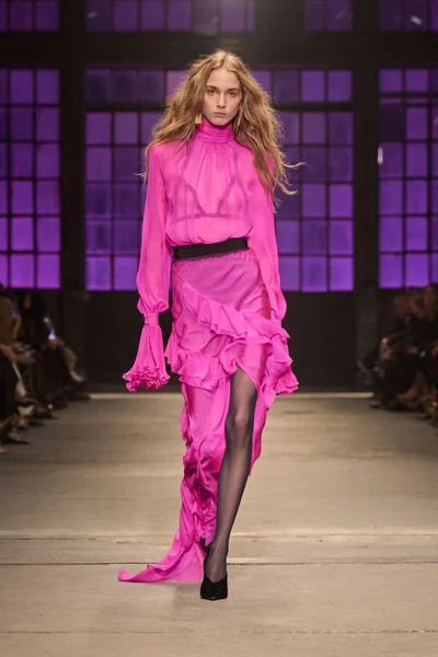 Look 38